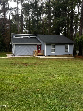 1217 Cedarhurst Dr, Sanford, NC 27332