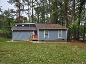 1217 Cedarhurst Dr, Sanford, NC 27332