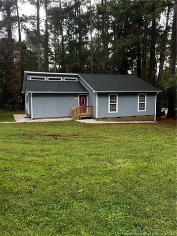 1217 Cedarhurst Dr, Sanford, NC 27332