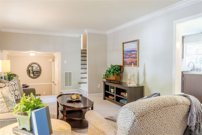 1217 Hunting Ridge Rd, Raleigh, NC 27615