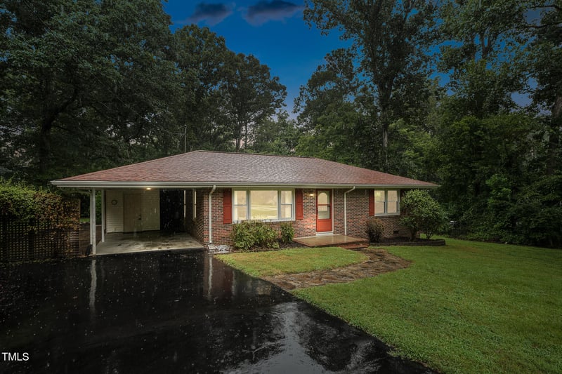1217 Oak Dr, Durham, NC 27712