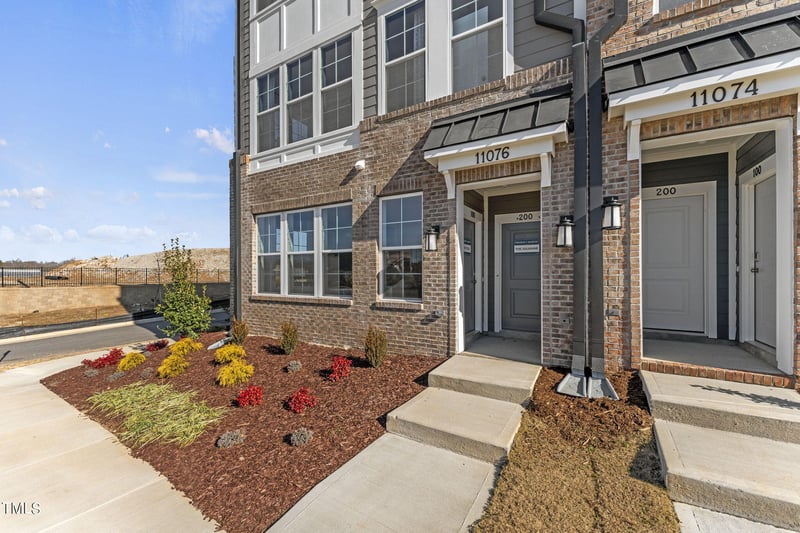 1217 S Blount St #201, Raleigh, NC 27601