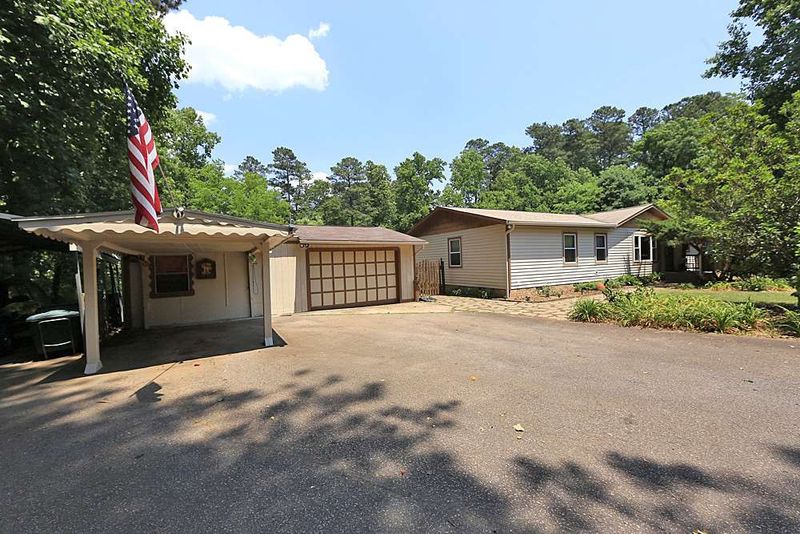 1218 Cooper Dr, Raleigh, NC 27607