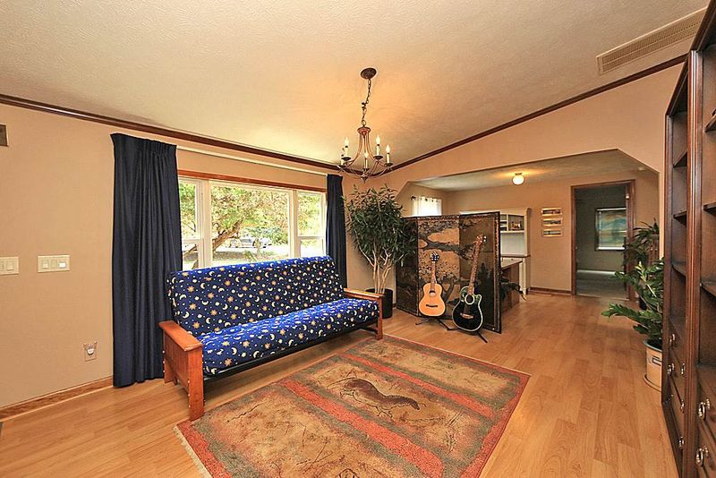 1218 Cooper Dr, Raleigh, NC 27607