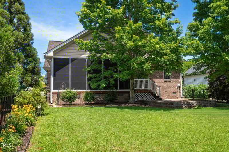 1218 Crystalwater Dr, Fuquay Varina, NC 27526