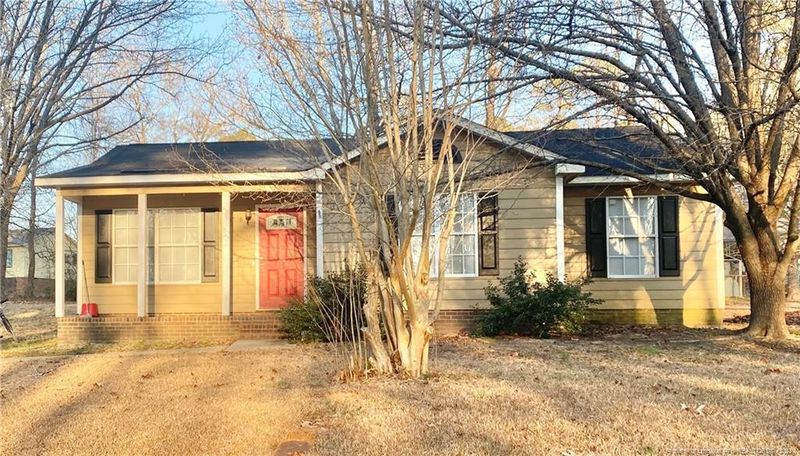 1218 First Pointe Dr, Sanford, NC 27330