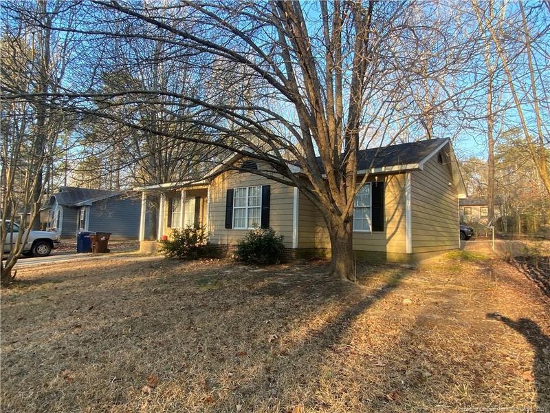 1218 First Pointe Dr, Sanford, NC 27330
