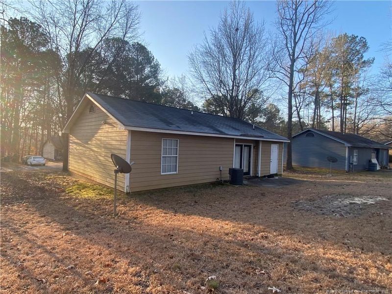 1218 First Pointe Dr, Sanford, NC 27330