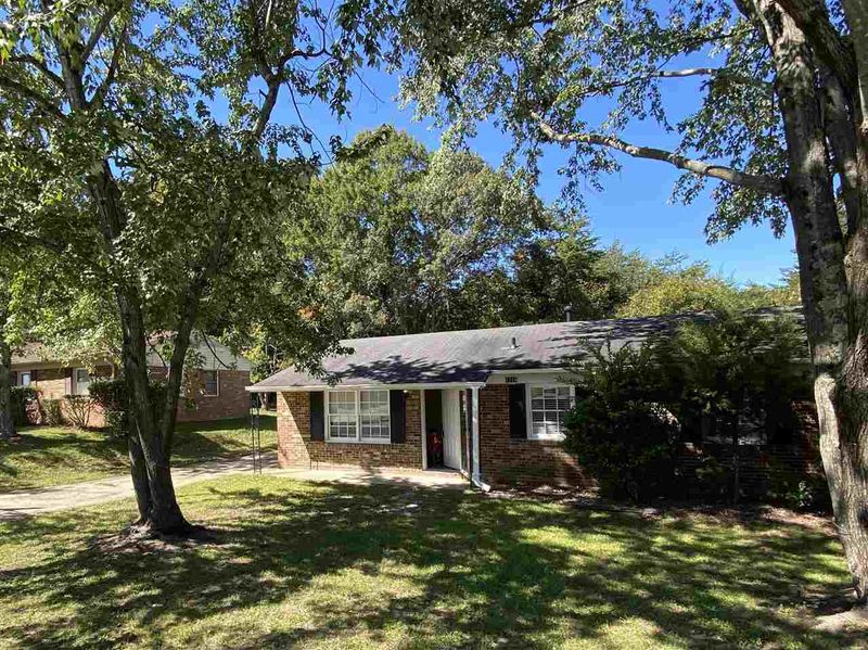 1218 Melrose Dr, Burlington, NC 27217