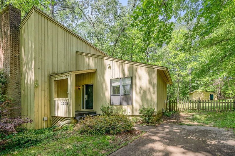 1218 Neilson Ct, Cary, NC 27511