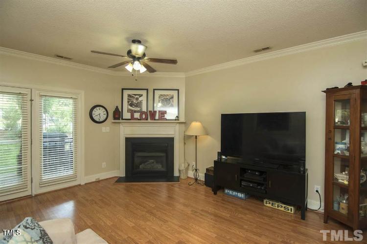 1218 Shadowbark Ct, Raleigh, NC 27603