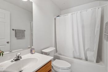 1218 Twelve Oaks Ln, Apex, NC 27502