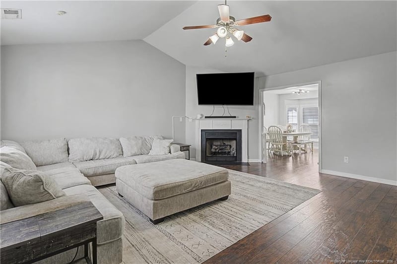 1219 Chimney Swift Dr, Fayetteville, NC 28306