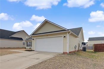 1219 Chimney Swift Dr, Fayetteville, NC 28306