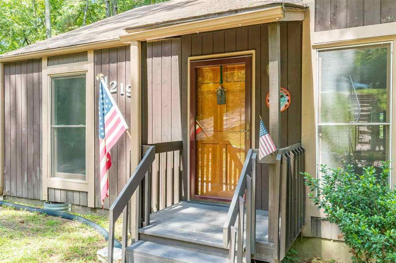 1219 Selwyn Ln, Cary, NC 27511