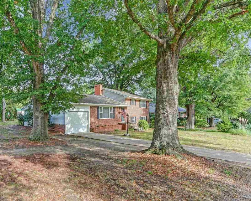 1219 Warwick Dr, Burlington, NC 27217