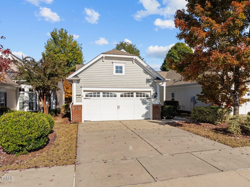 122 Arvind Oaks Cir, Cary, NC 27519