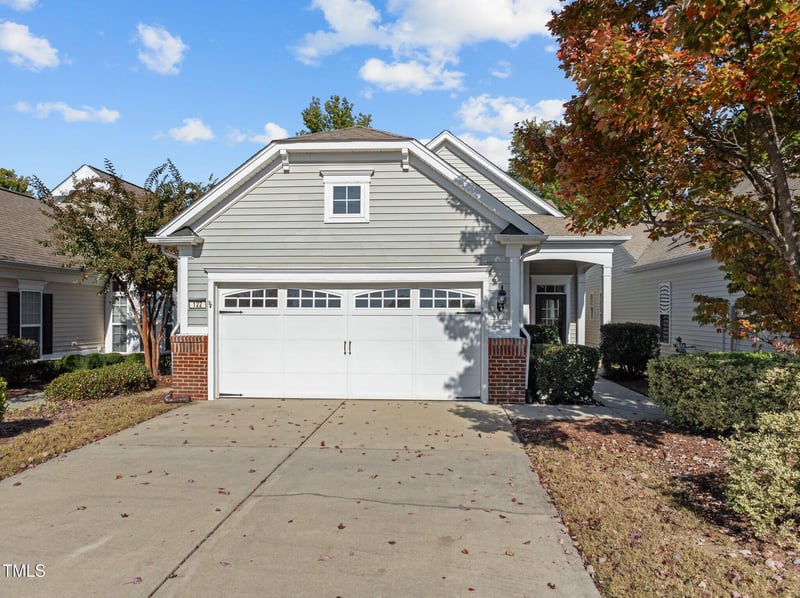 122 Arvind Oaks Cir, Cary, NC 27519