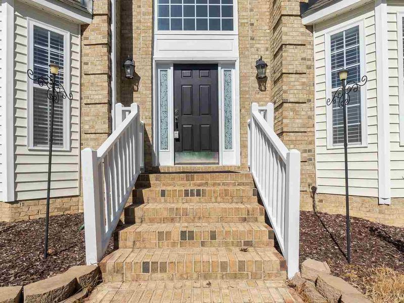 122 Bethabara Ln, Cary, NC 27513