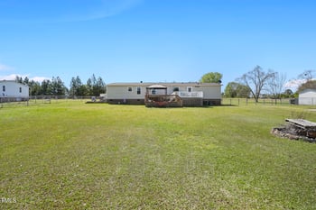 122 Blueberry Dr, Selma, NC 27576