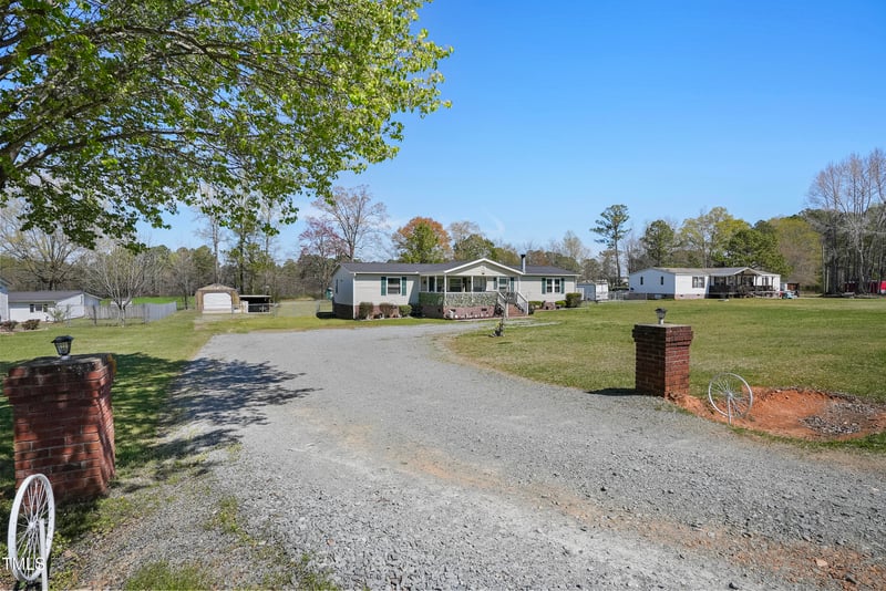 122 Blueberry Dr, Selma, NC 27576