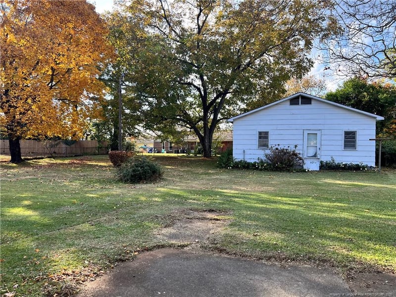 122 Bunker Hill Rd, Fayetteville, NC 28314