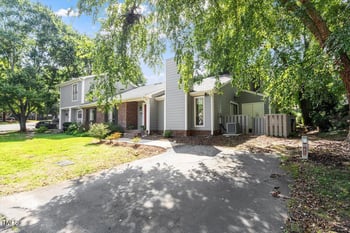 122 Clancy Cir, Cary, NC 27511