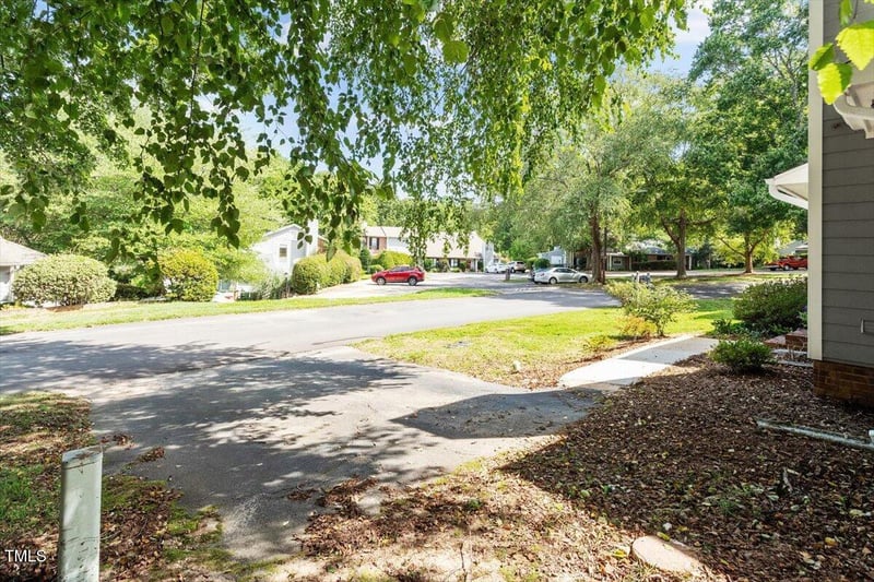 122 Clancy Cir, Cary, NC 27511