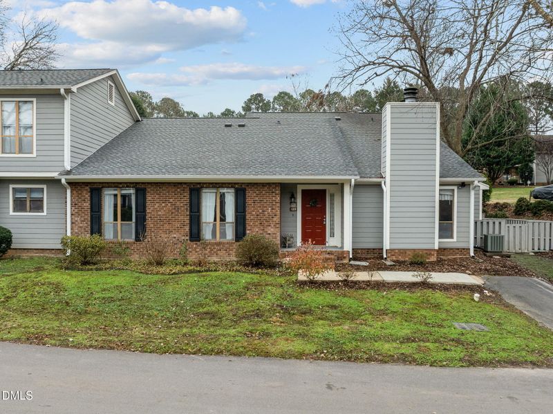 122 Clancy Cir, Cary, NC 27511