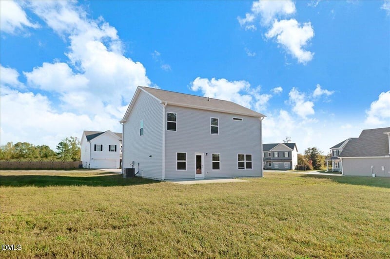 122 Continental Ln, Smithfield, NC 27577