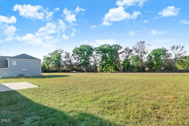 122 Continental Ln, Smithfield, NC 27577