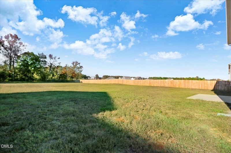 122 Continental Ln, Smithfield, NC 27577