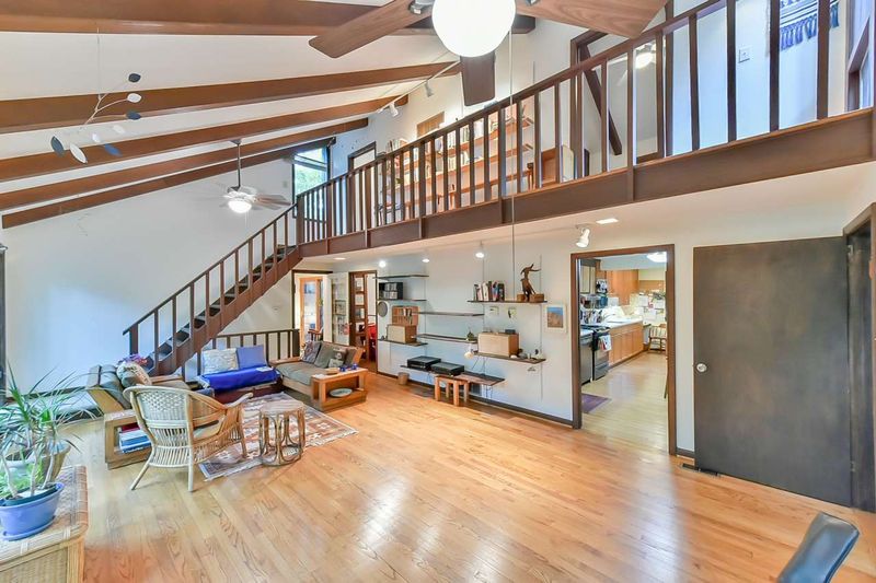 122 Dixie Dr, Chapel Hill, NC 27514