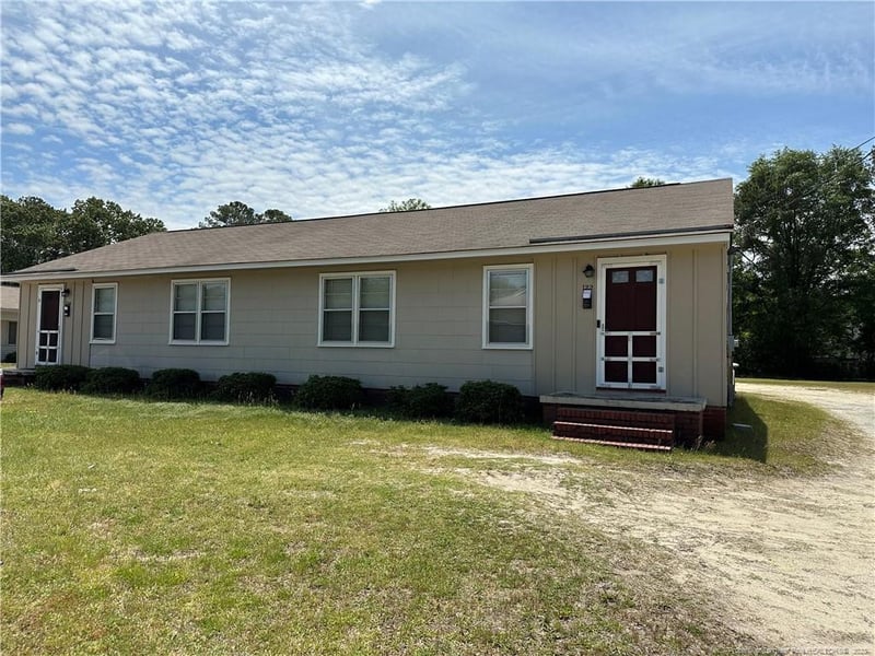 122 Eastwood Ave, Fayetteville, NC 28301