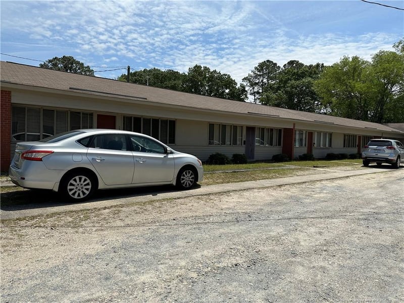 122 Eastwood Ave, Fayetteville, NC 28301