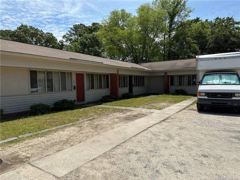 122 Eastwood Ave, Fayetteville, NC 28301