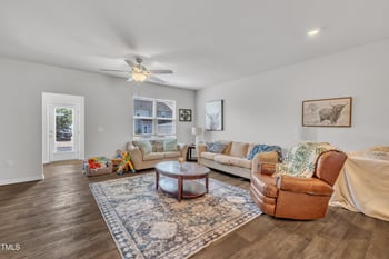 122 Enterprise Dr, Clayton, NC 27520