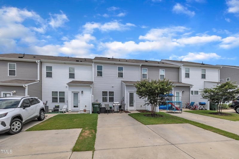 122 Enterprise Dr, Clayton, NC 27520