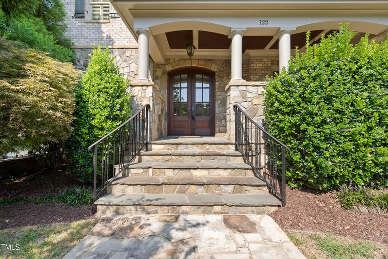 122 Highclere Ln, Cary, NC 27518