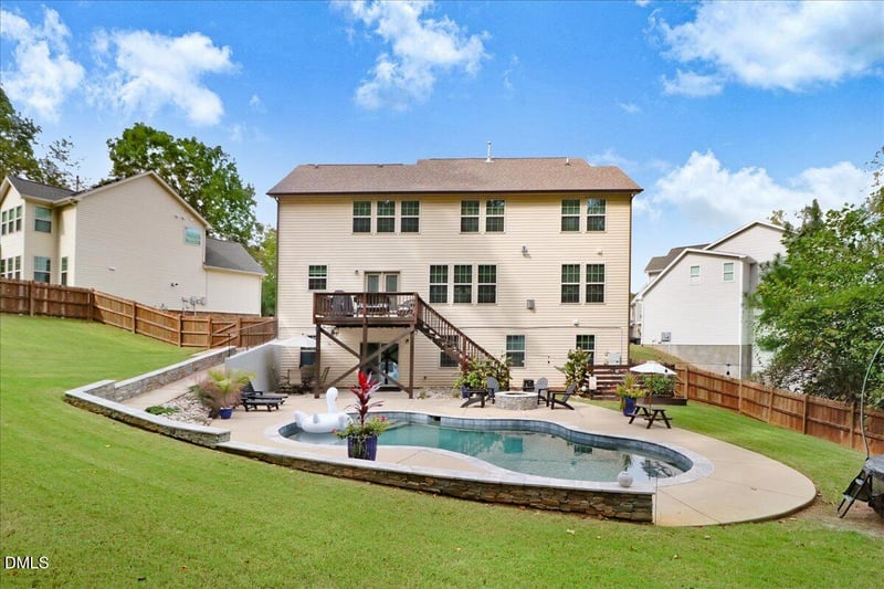 122 Holyoke Ct, Raleigh, NC 27603