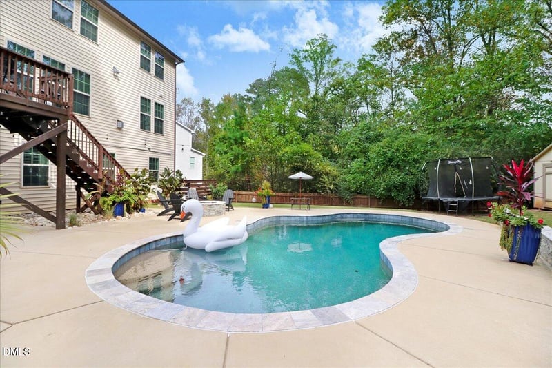 122 Holyoke Ct, Raleigh, NC 27603