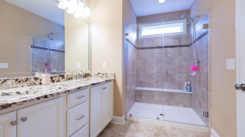 122 Hundred Oaks Ln, Holly Springs, NC 27540