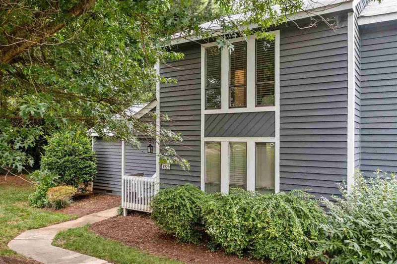 122 Joanne Cir, Cary, NC 27513