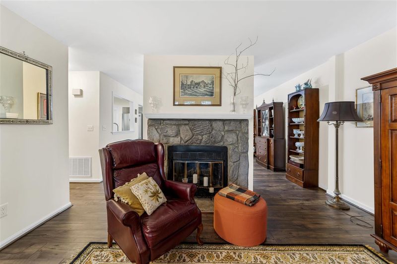 122 Joanne Cir, Cary, NC 27513