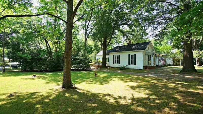 122 N Main St, Franklinton, NC 27525