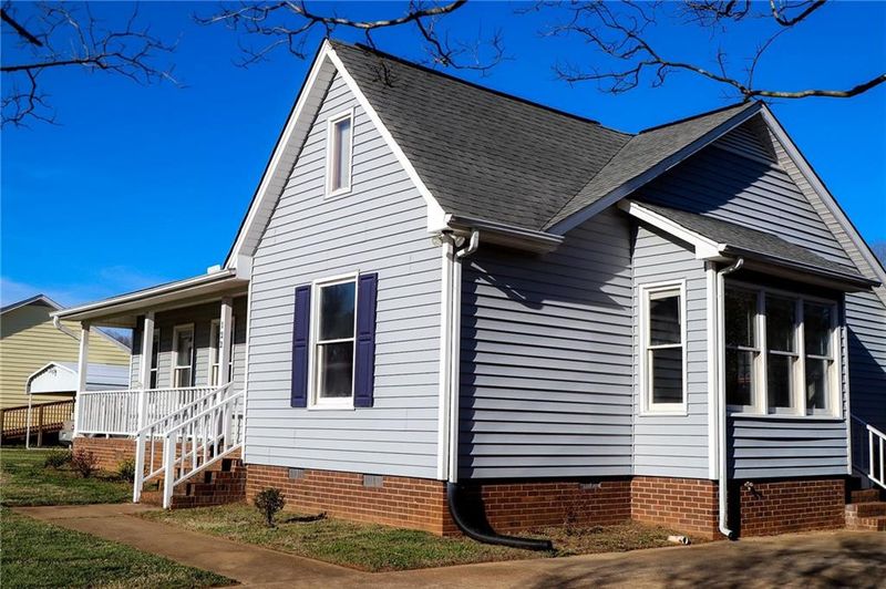 122 N Overland Dr N, Mebane, NC 27302