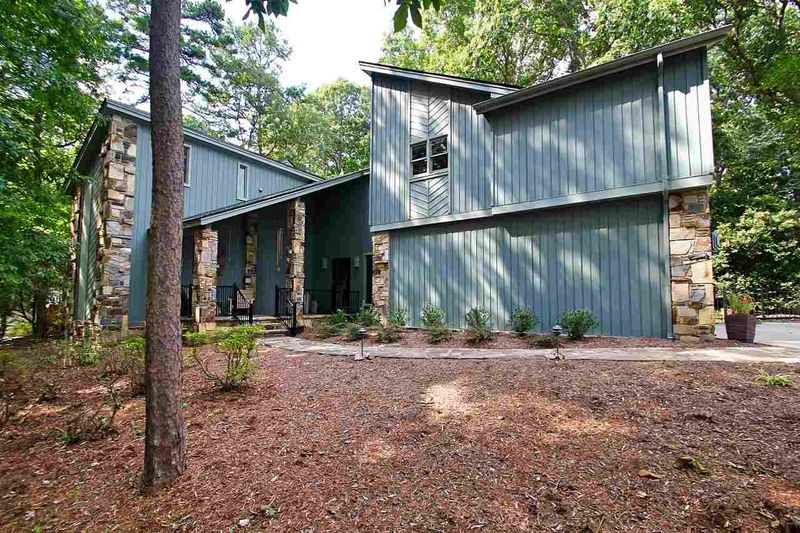 122 Queensferry Rd, Cary, NC 27511