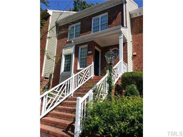 122 Rosewall Ln, Cary, NC 27511