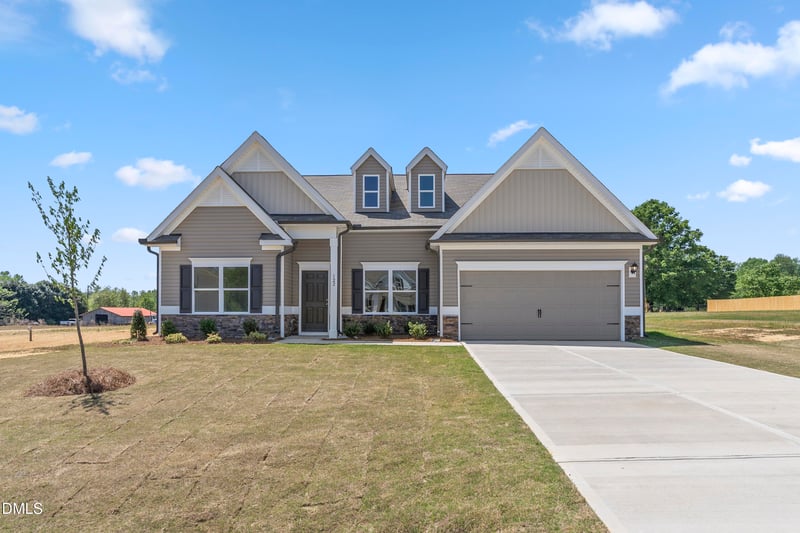 122 Smith Farms Dr, Lillington, NC 27546