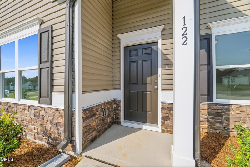 122 Smith Farms Dr, Lillington, NC 27546